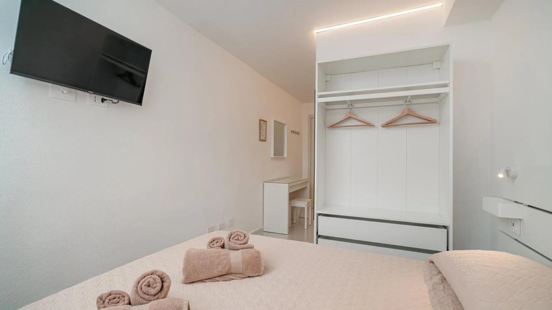 Guest house Domo De Centro, Centro Di Olbia Hotel