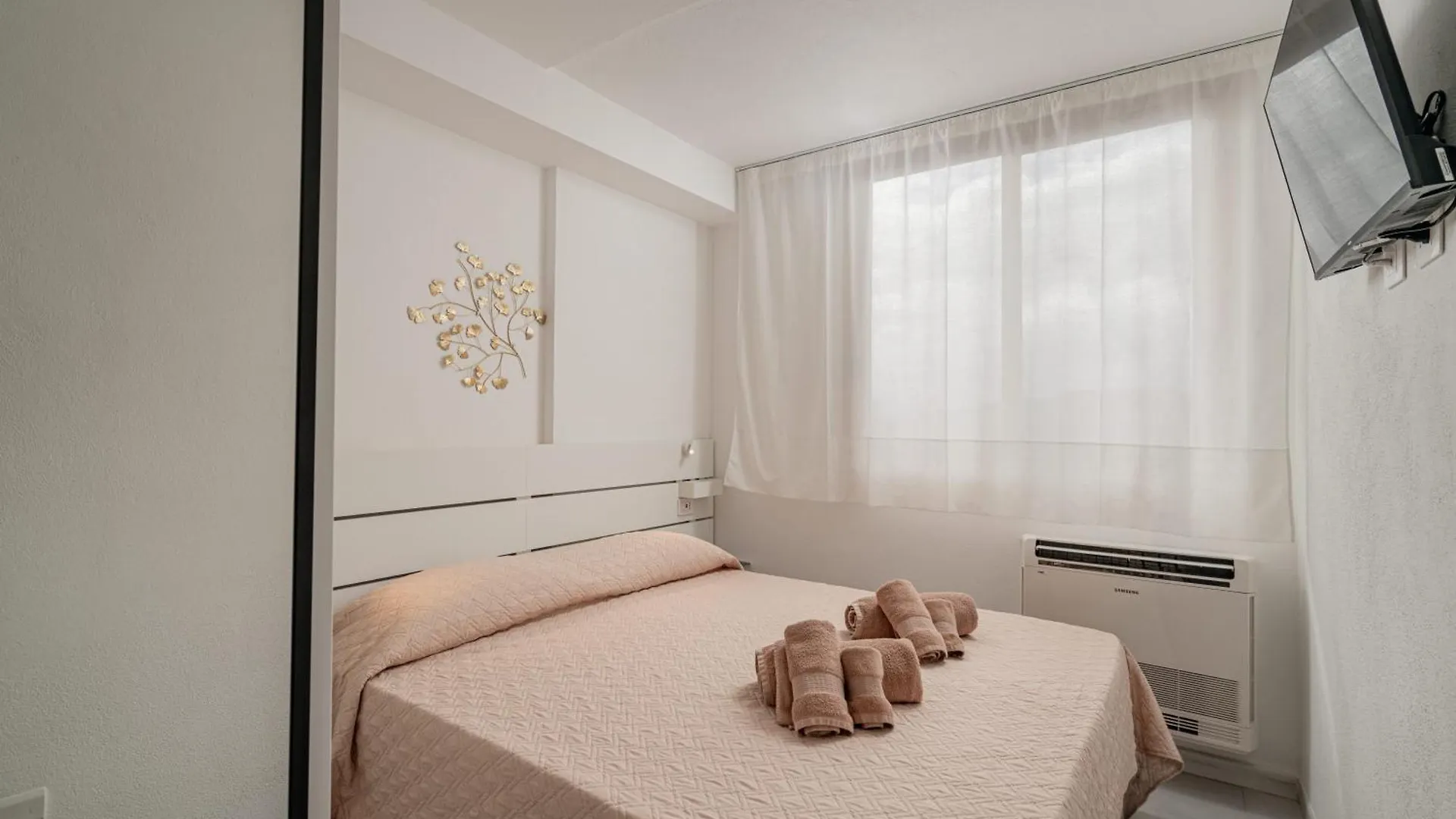 Guest house Domo De Centro, Centro Di Olbia Hotel Italy