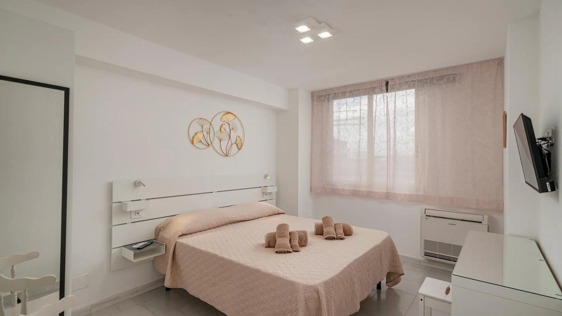 Guest house Domo De Centro, Centro Di Olbia Hotel