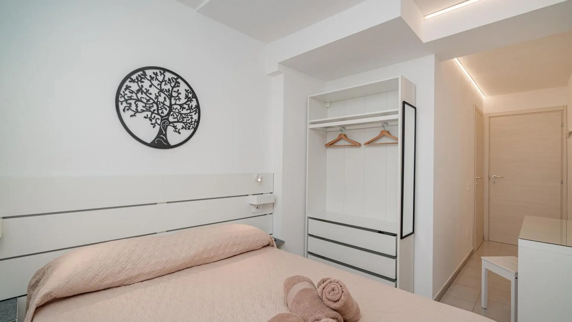 Guest house Domo De Centro, Centro Di Olbia Hotel